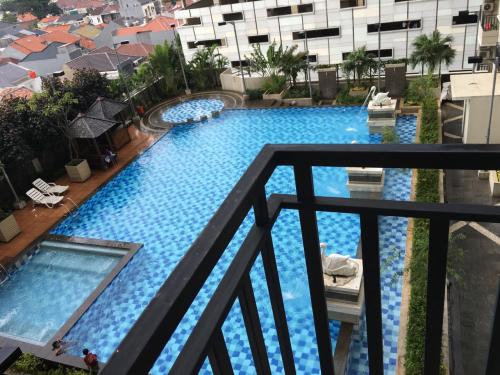 Signature Park Jual Studio Poolview Full Furnished