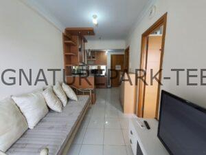 Read more about the article RENTED Sewa Murah Furnished 2BR Lantai Rendah Signature Park Apartment Hadap Kolam